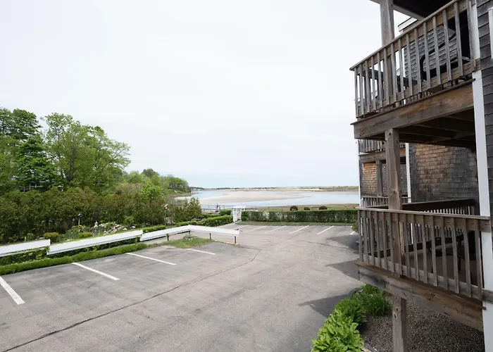Aspinquid Resort