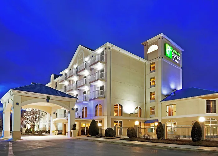 Holiday Inn Express & Suites Asheville Sw - Outlet Ctr Area By Ihg