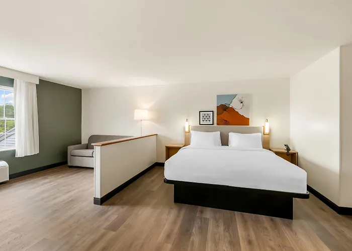 Spark By Hilton Freeport